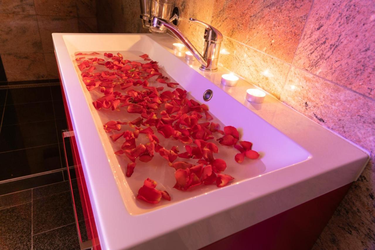 Romanticky Wellness Suite Hotel Heinz Dobris Εξωτερικό φωτογραφία