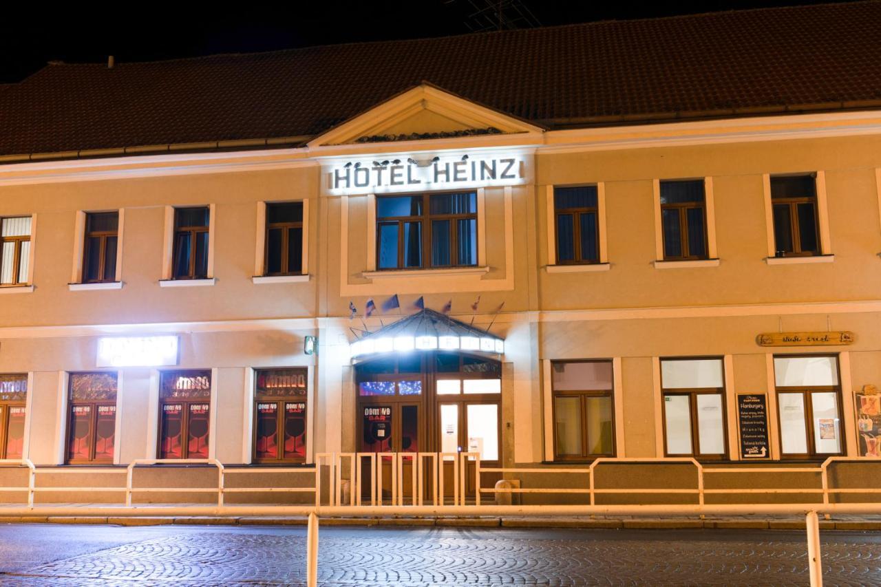 Romanticky Wellness Suite Hotel Heinz Dobris Εξωτερικό φωτογραφία