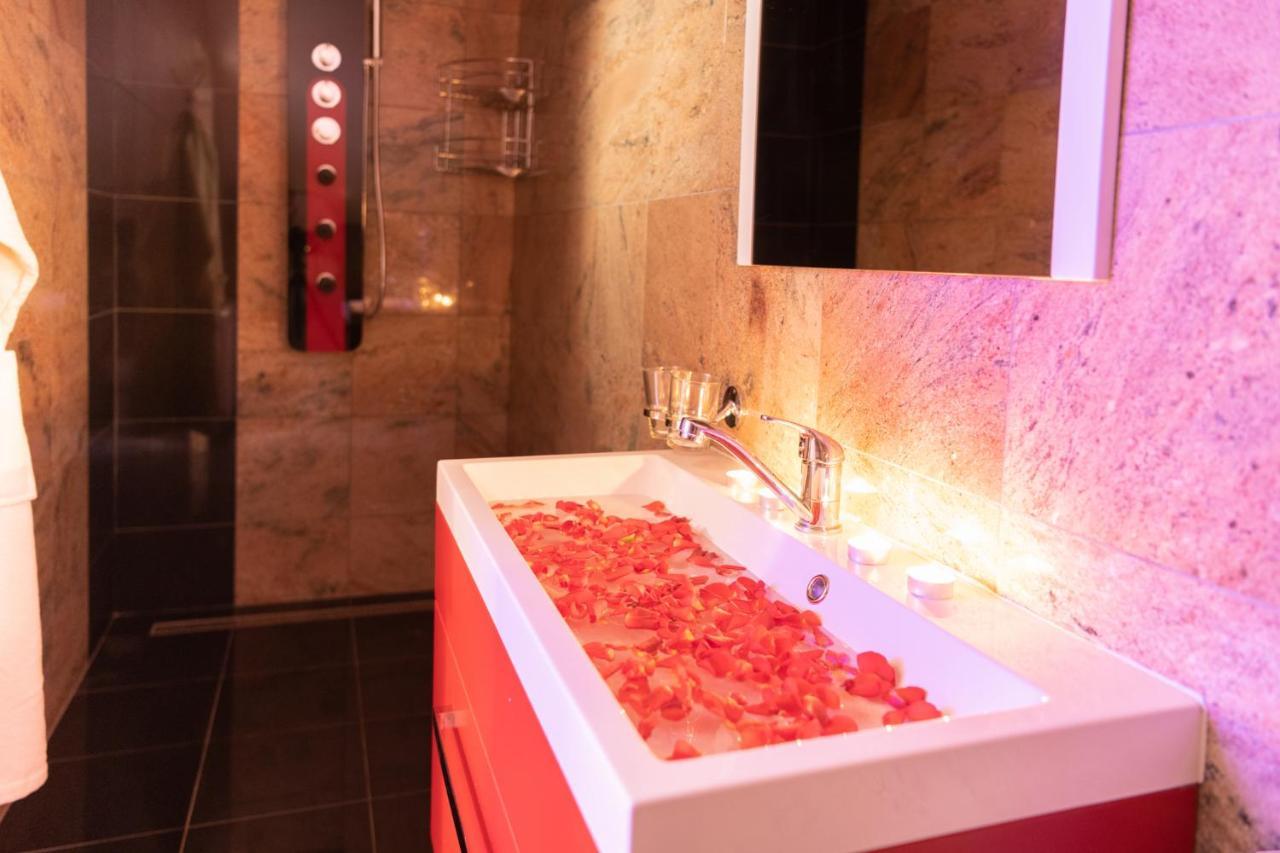 Romanticky Wellness Suite Hotel Heinz Dobris Εξωτερικό φωτογραφία