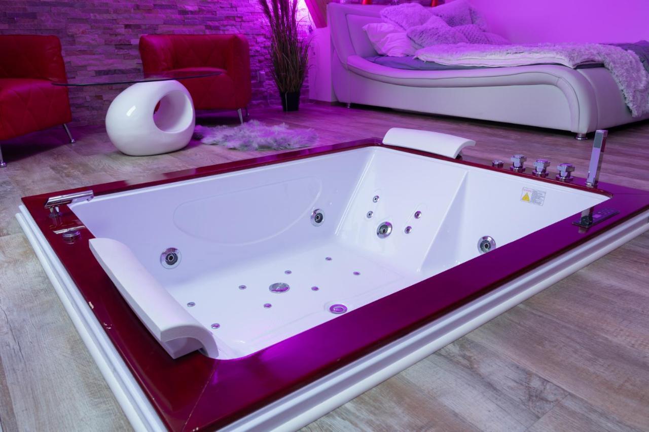 Romanticky Wellness Suite Hotel Heinz Dobris Εξωτερικό φωτογραφία