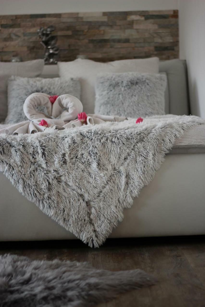 Romanticky Wellness Suite Hotel Heinz Dobris Εξωτερικό φωτογραφία